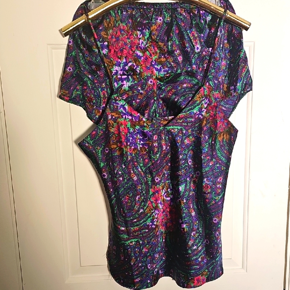 Kathryn‎ 2 Pcs PJ Set Floral Multicolor Women's Top. Satin Soft Luxury. Meduim